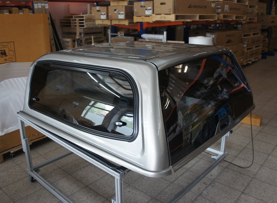 B-Ware Hardtop Sammitr V2 mit Glasklappen für Ford Ranger Doppelkabine ab 2012 bis 2022 / beschädigt