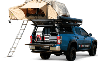 Accessori Explorer OEM di Ullstein Concepts per Mitsubishi L200 con attrezzatura da campeggio e tenda da tetto Yulara 