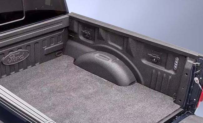 Ford Ranger mit BedMat Teppichmatte von RealTruck