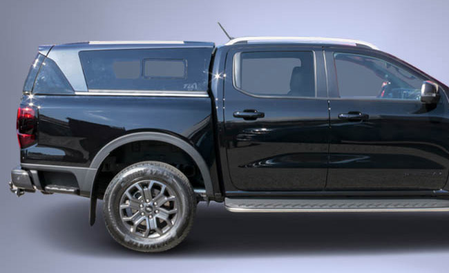 Ford Ranger mit Sammitr TL1 Hardtop mit seitlichen Schiebefenstern