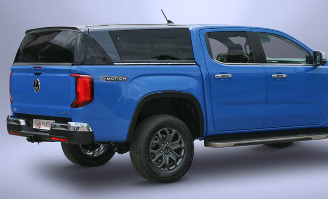 Volkswagen Amarok mit Sammitr TL1 Hardtop mit seitlichen Schiebefenstern