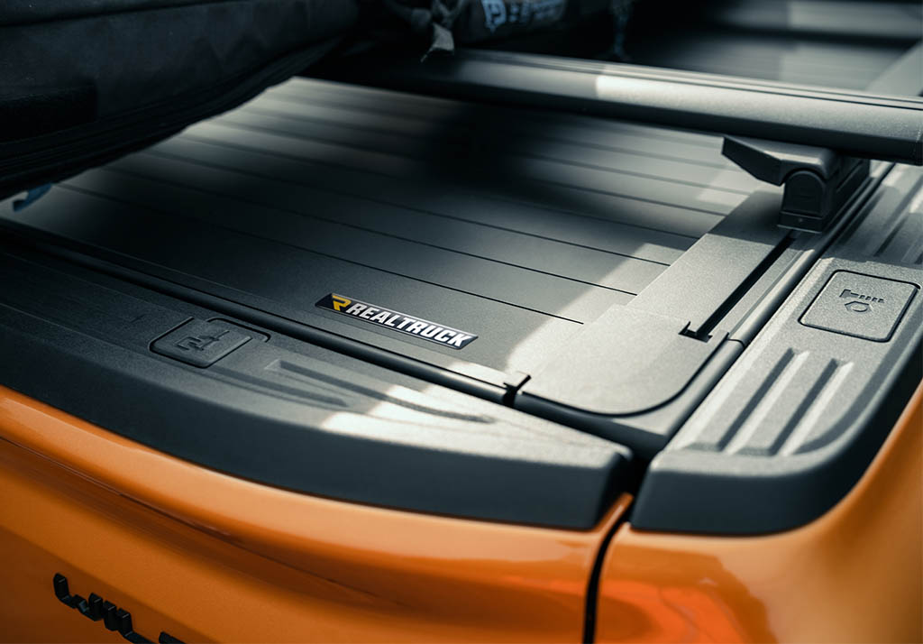 Pickup Ladefläche mit Ladeflächentrenner von Aeroklas