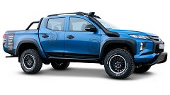 L200 Seitenansicht mit TJM Offroad Schnorchel, Felgen, Rockslider und Frontbügel 