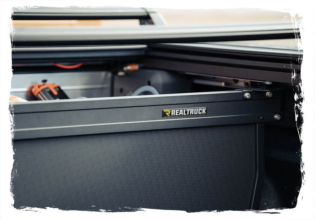 Pickup Ladefläche mit Ladeflächentrenner von Aeroklas