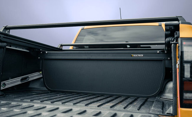 Ford Ranger Ladefläche mit Laderaumtrenner von RealTruck